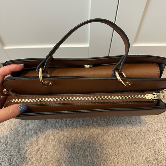 Steve Madden Evelyn Brown Crossbody Bag - Picture 5 of 8